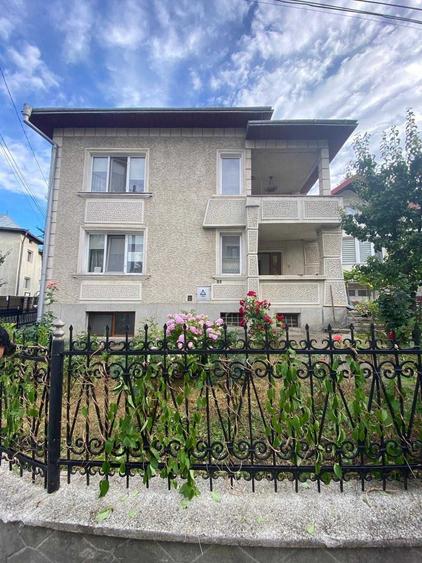 Casă cu 4 camere cu Teren 400 Mp în Ultracentral