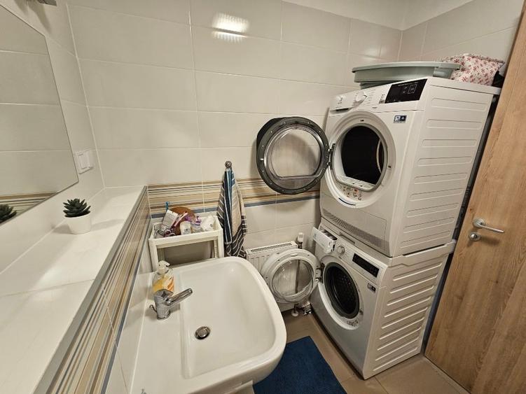 Apartament cu 3 camere decomandat, mobilat în Central