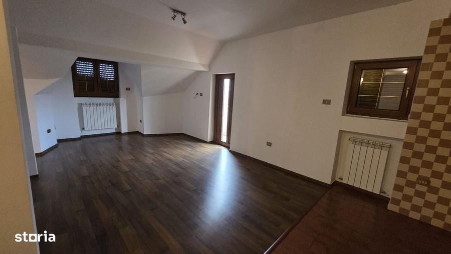 Casă cu 4 camere în Dancu