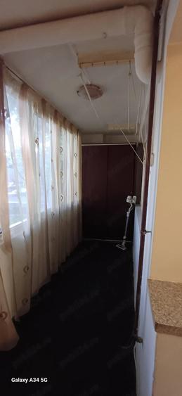 Apartament cu 2 camere semidecomandat în Berceni