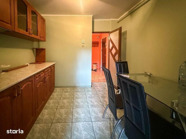 Apartament cu 3 camere decomandat în Inel II