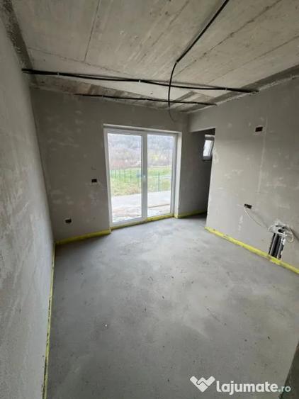 Casă cu 4 camere cu Teren 1900 Mp în Tăuții-Măgherăuș