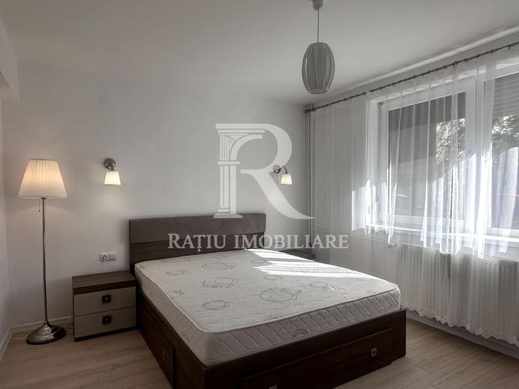 Apartament cu 2 camere decomandat, mobilat în Central