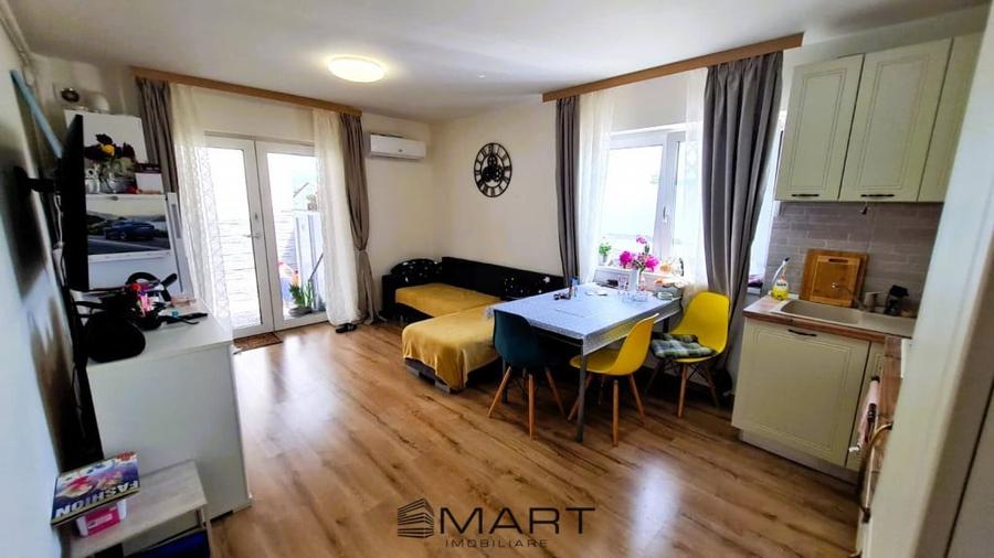 Apartament cu 3 camere decomandat, mobilat în Sud