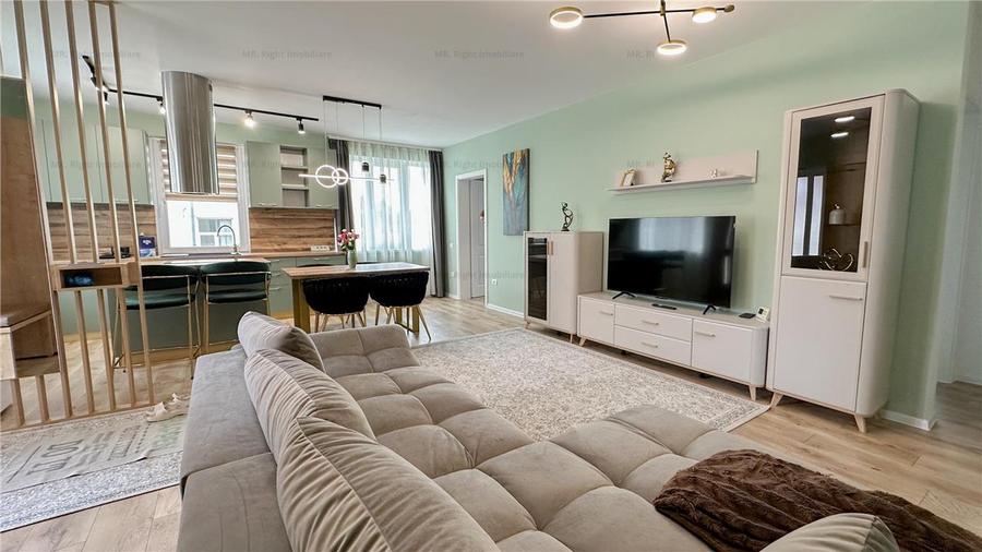 Apartament cu 4 camere decomandat în Central