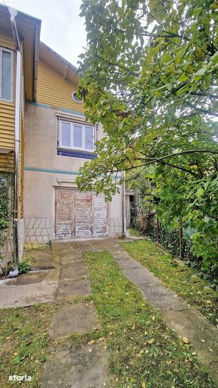 Casă cu 5 camere cu Teren 273 Mp în Central