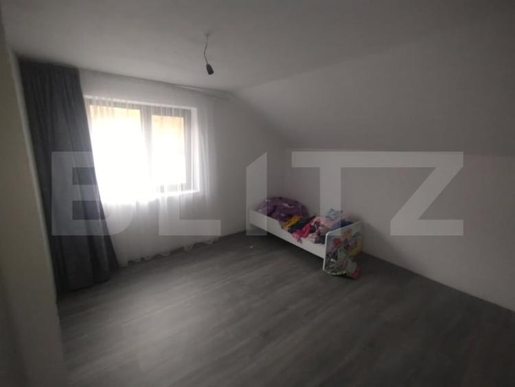 Casă individuală cu 5 camere cu Garaj în Beclean