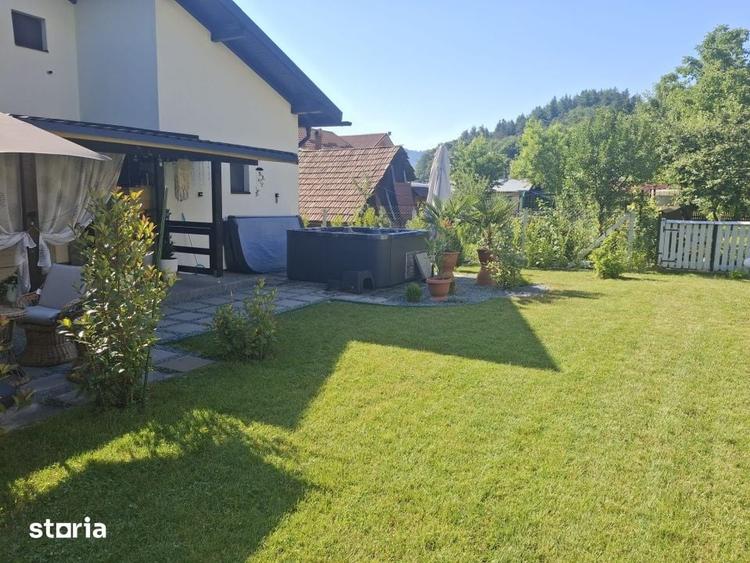 Casă cu 5 camere cu Teren 850 Mp în Central