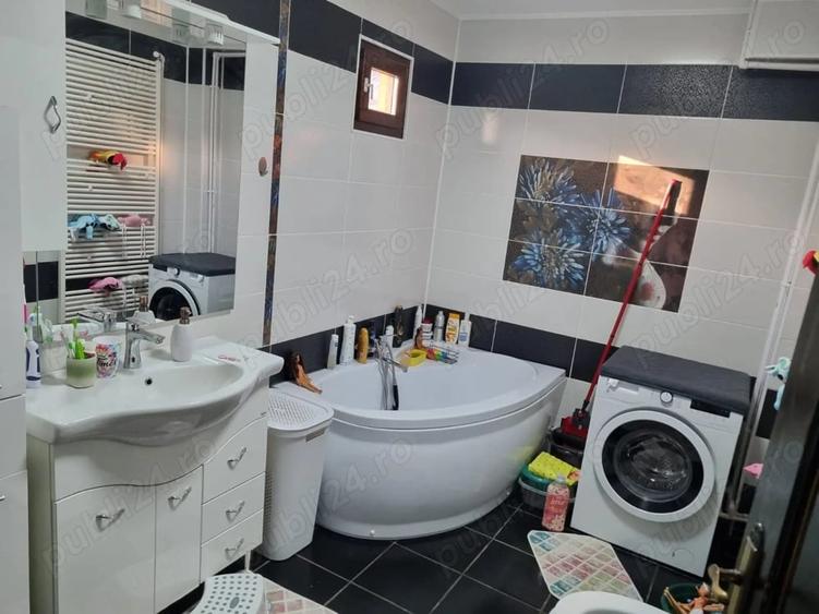 Casă cu 4 camere cu Teren 300 Mp în Central