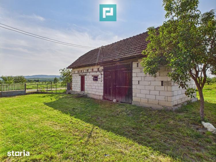 Casă cu 2 camere cu Teren 7204 Mp în Hălmăgel