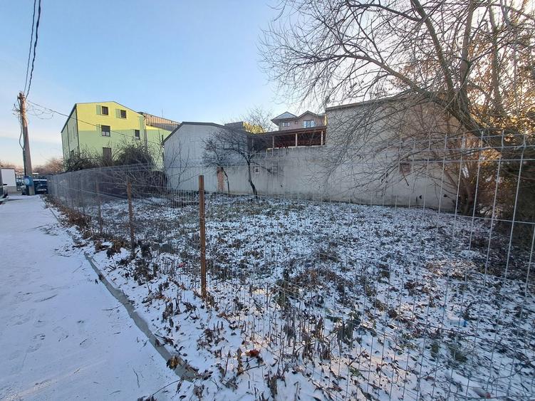 Teren Construcții intravilan de 340 mp, în Tei