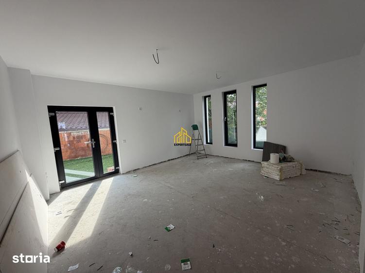 Casă cu 4 camere cu Teren 250 Mp în Prelungirea Ghencea