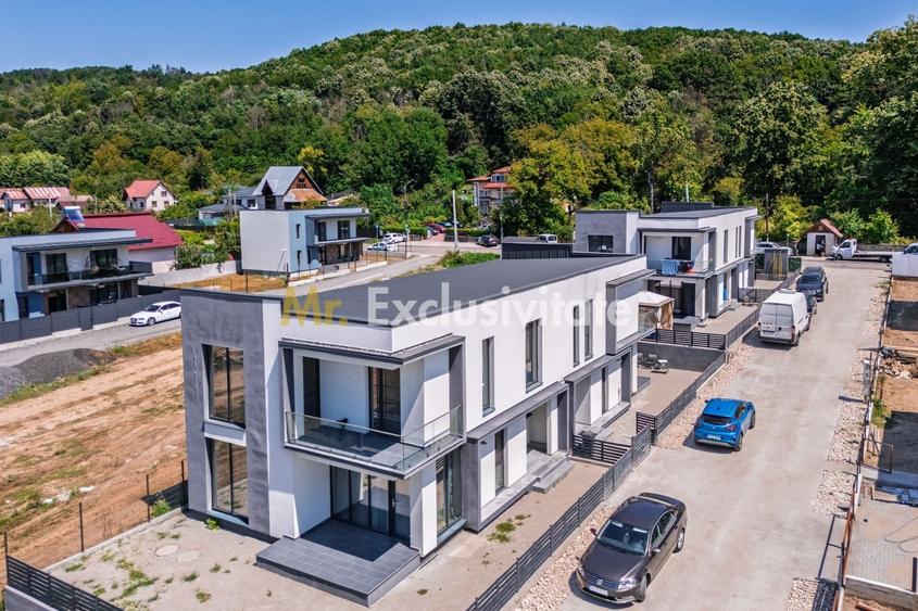 Duplex cu 4 camere cu Canalizare în Budeasa Mare