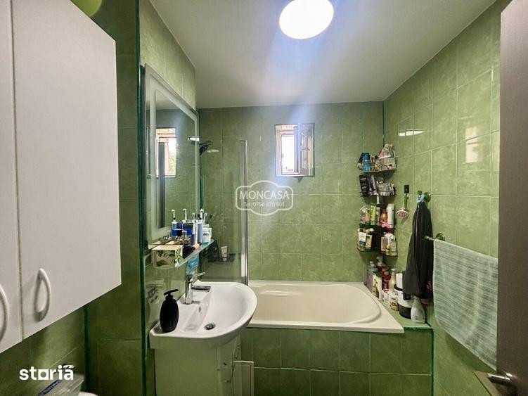 Apartament cu 4 camere decomandat în Central