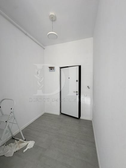 Apartament cu 2 camere semidecomandat, mobilat în Florești