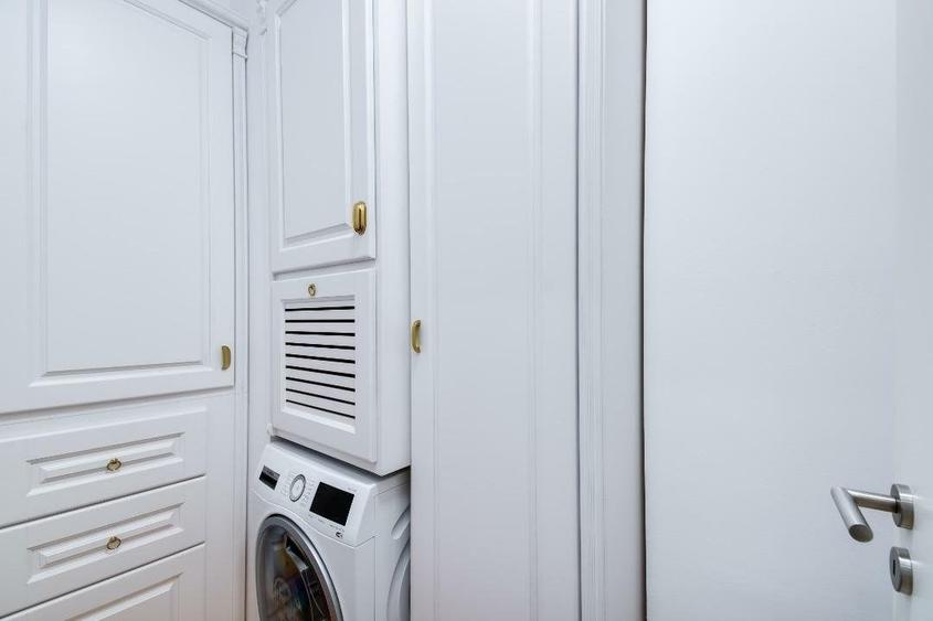 Apartament cu 2 camere decomandat, mobilat în Calea Victoriei