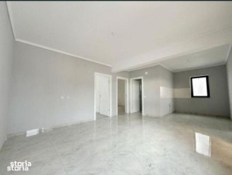 Casă cu 3 camere cu Teren 220 Mp în Central