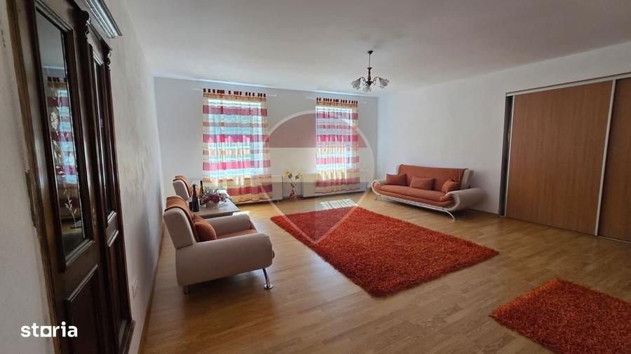 Casă cu 3 camere în Dupuș