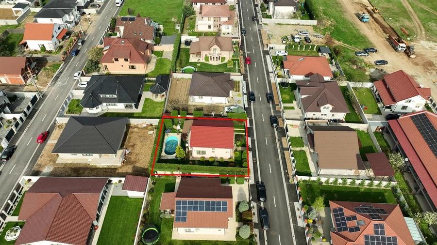 Casă individuală cu 4 camere cu Teren 490 Mp în Vest