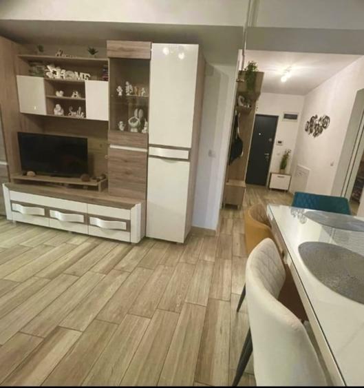 Apartament cu 3 camere decomandat, mobilat în Gării