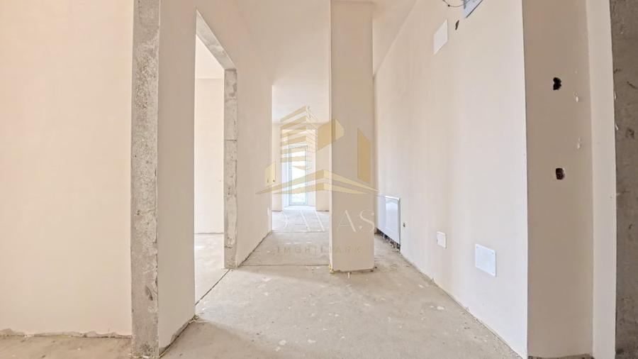 Apartament cu 3 camere semidecomandat în Baciu