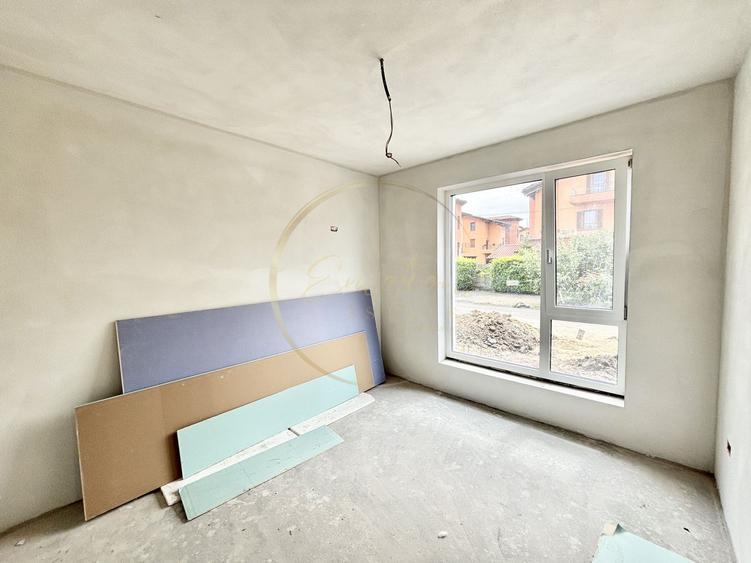 Duplex cu 5 camere cu Canalizare în Moșnița Nouă