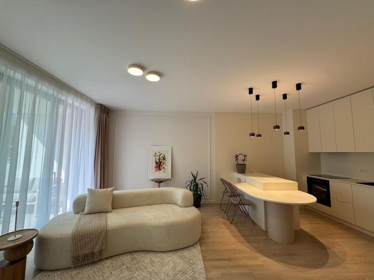 Apartament cu 2 camere decomandat în Băneasa