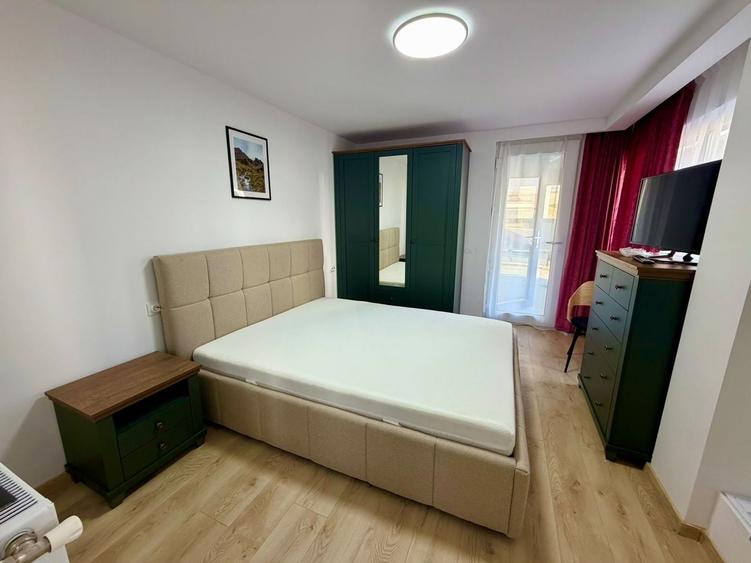 Apartament cu 3 camere decomandat, mobilat în Iris