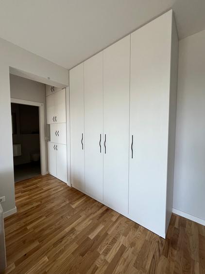 Apartament cu 2 camere decomandat în P-ta Presei Libere