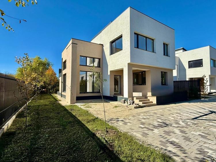 Casă individuală cu 6 camere cu Canalizare în Corbeanca