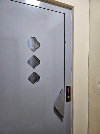 Penthouse cu 7 camere decomandat, mobilat în Titan