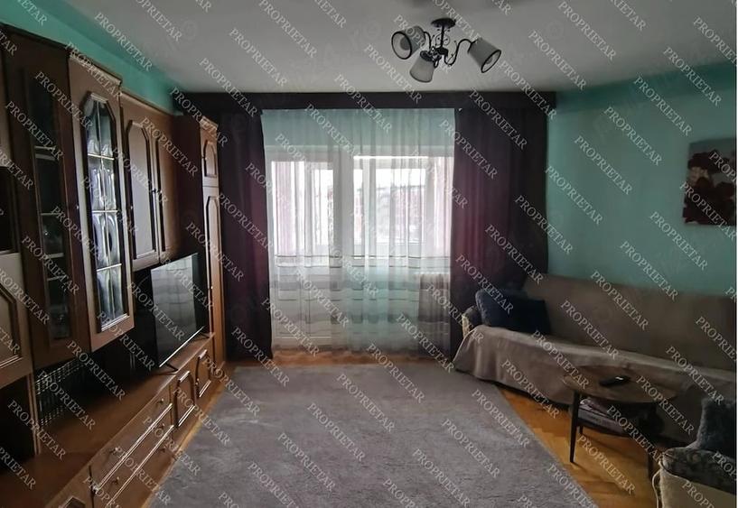 Apartament cu 4 camere decomandat în Metalurgie