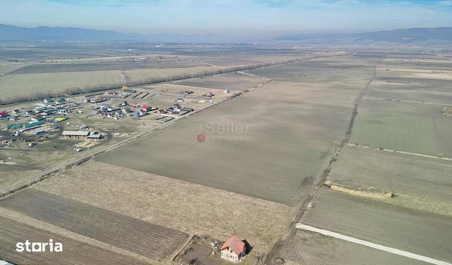 Teren de 14200 mp, în Bod