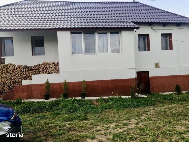 Casă cu 4 camere cu Teren 900 Mp în Sânmihaiu Almașului