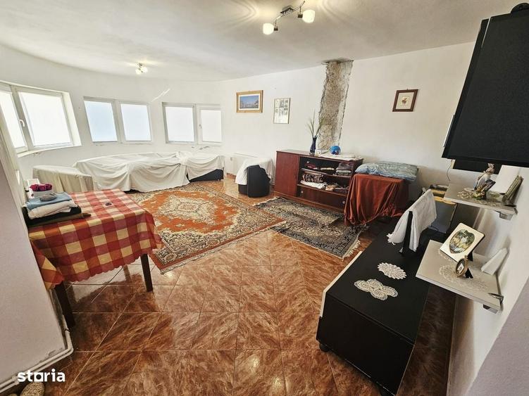 Casă cu 4 camere în Ariceștii Rahtivani