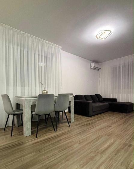 Apartament cu 3 camere decomandat în Tractorul