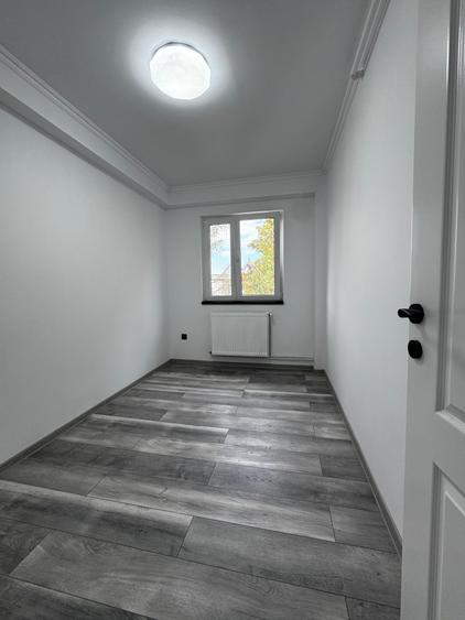 Apartament cu 3 camere semidecomandat în Tătărași