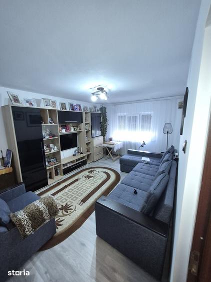 Apartament cu 2 camere decomandat în Nicolina