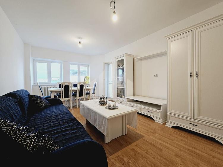 Apartament cu 3 camere decomandat, mobilat în Central