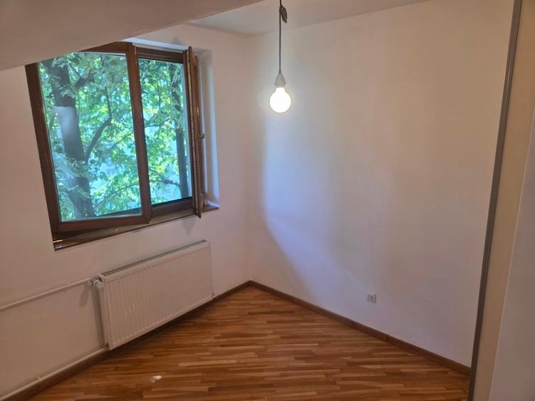 Apartament cu 2 camere semidecomandat în Barbu Văcărescu
