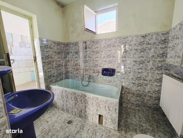 Casă cu 3 camere în Central