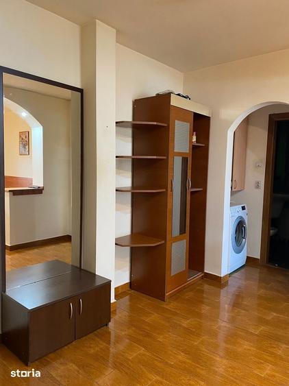 Apartament cu 2 camere decomandat în Calea București