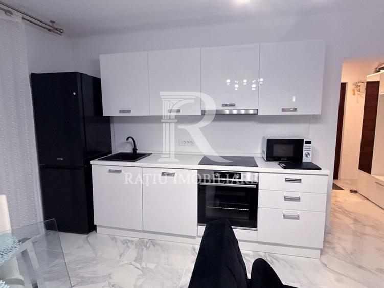 Apartament cu 3 camere decomandat, mobilat în Nufărul