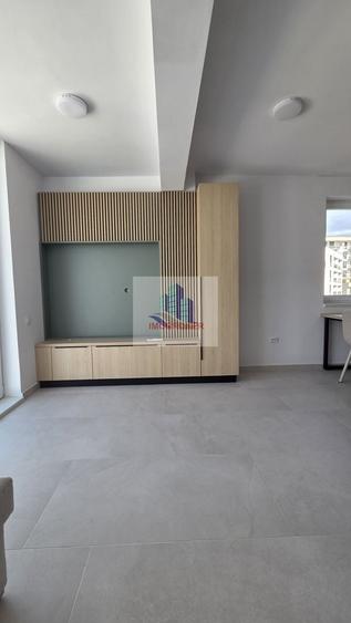 Apartament cu 3 camere semidecomandat, mobilat în Florești