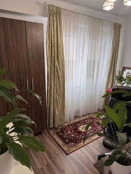 Apartament cu 4 camere decomandat în Tudor