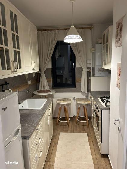 Apartament cu 2 camere semidecomandat, mobilat în Sud