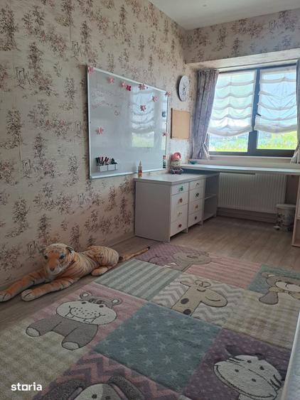 Apartament cu 4 camere în Central