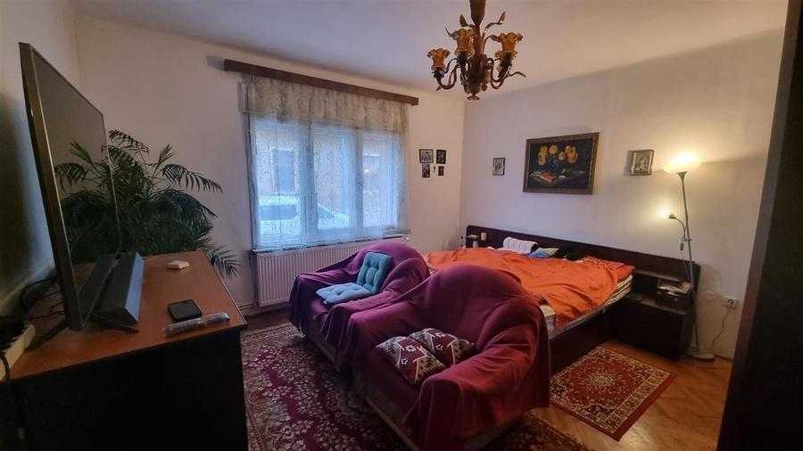 Casă individuală cu 5 camere cu Canalizare în Brașovul Vechi