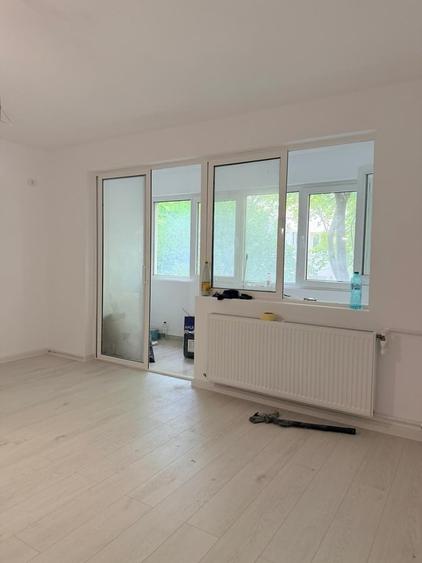 Apartament semidecomandat în Tei