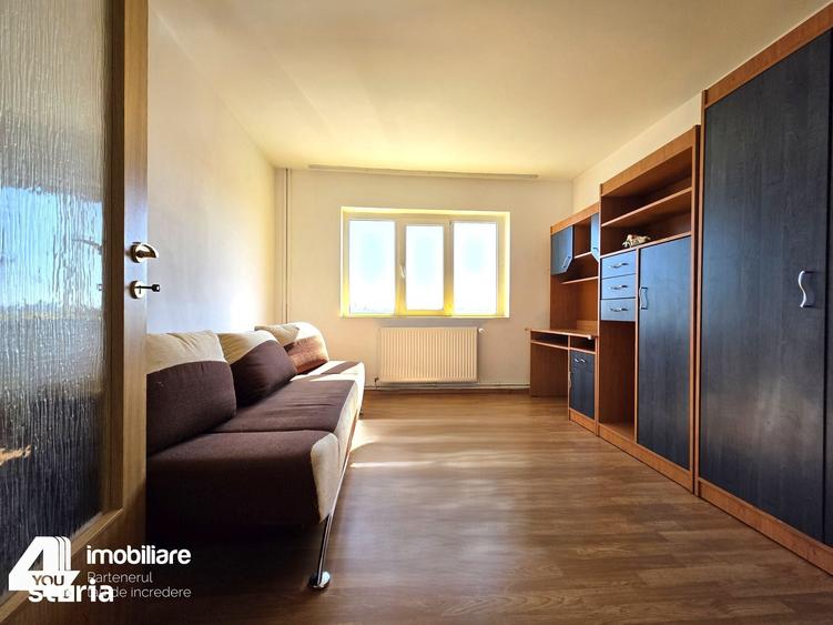 Apartament cu 3 camere decomandat în Bujac